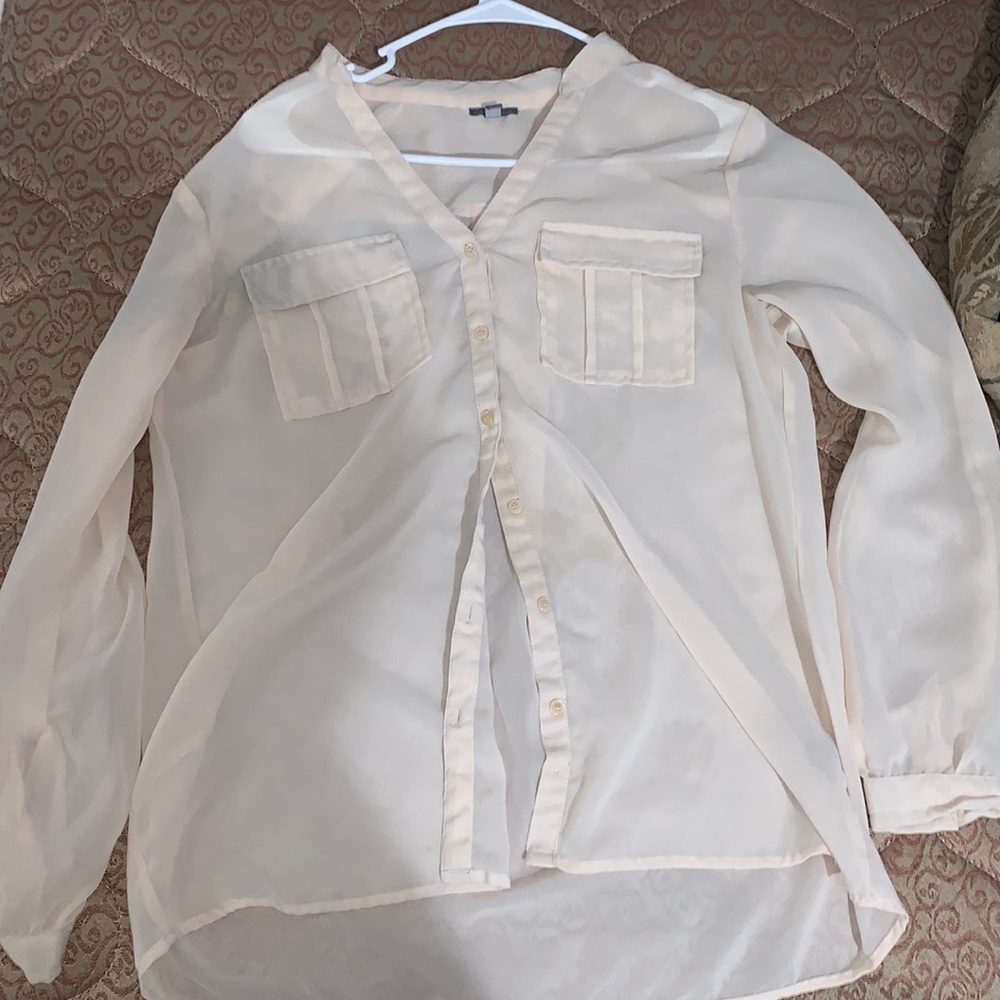 Nice color worn 1 nice little button up shirt